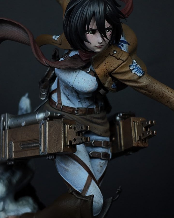 Figura de resina de Mikasa pintada a mano